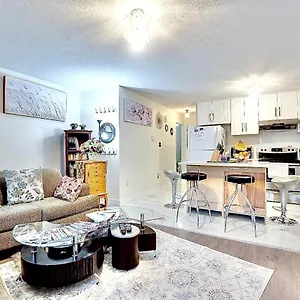 Guest house Away From Home-hillcrest, Queen Elizabeth Park Vancouver